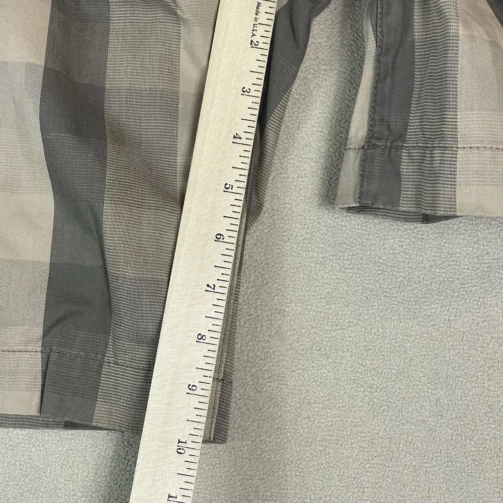 The North Face Shorts Mens 38 Plaid Grey Tan Regular EUC